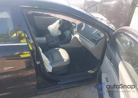 2019 Hyundai Elantra Sel/Value/Limited from USA, damaged, VIN KMHD84LF4KU785891